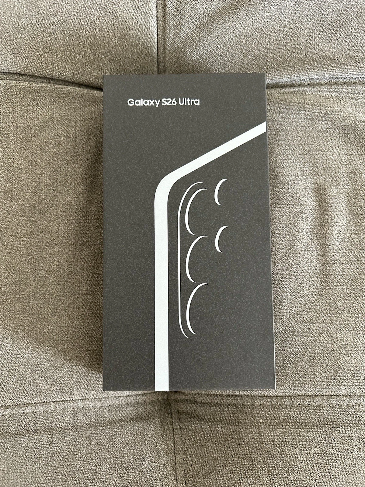 Brand New Sealed Samsung Galaxy S26 Ultra 512GB White Unlocked Smartphone — image 3