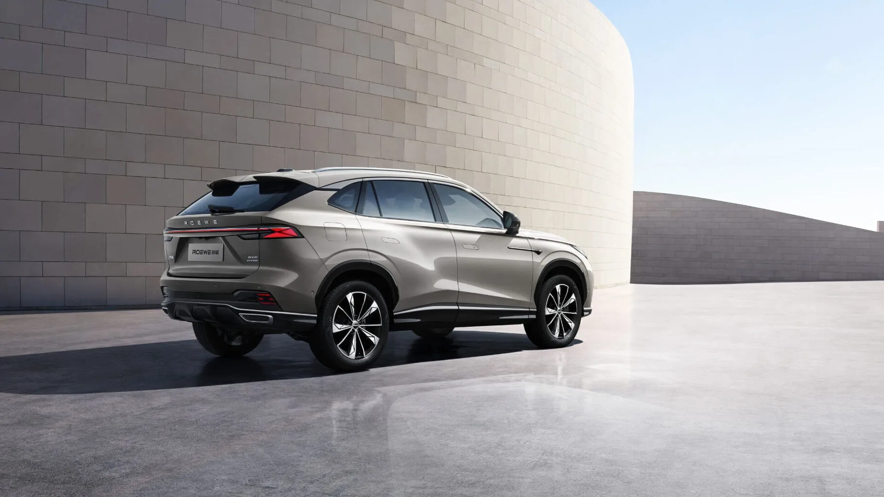Roewe RX5 PLUS 330TGI Automatic lead tide Zhihui edition VIN 2023 SUV Fuel car 1.5T 181HP L4 VI left Hand-drive — image 2