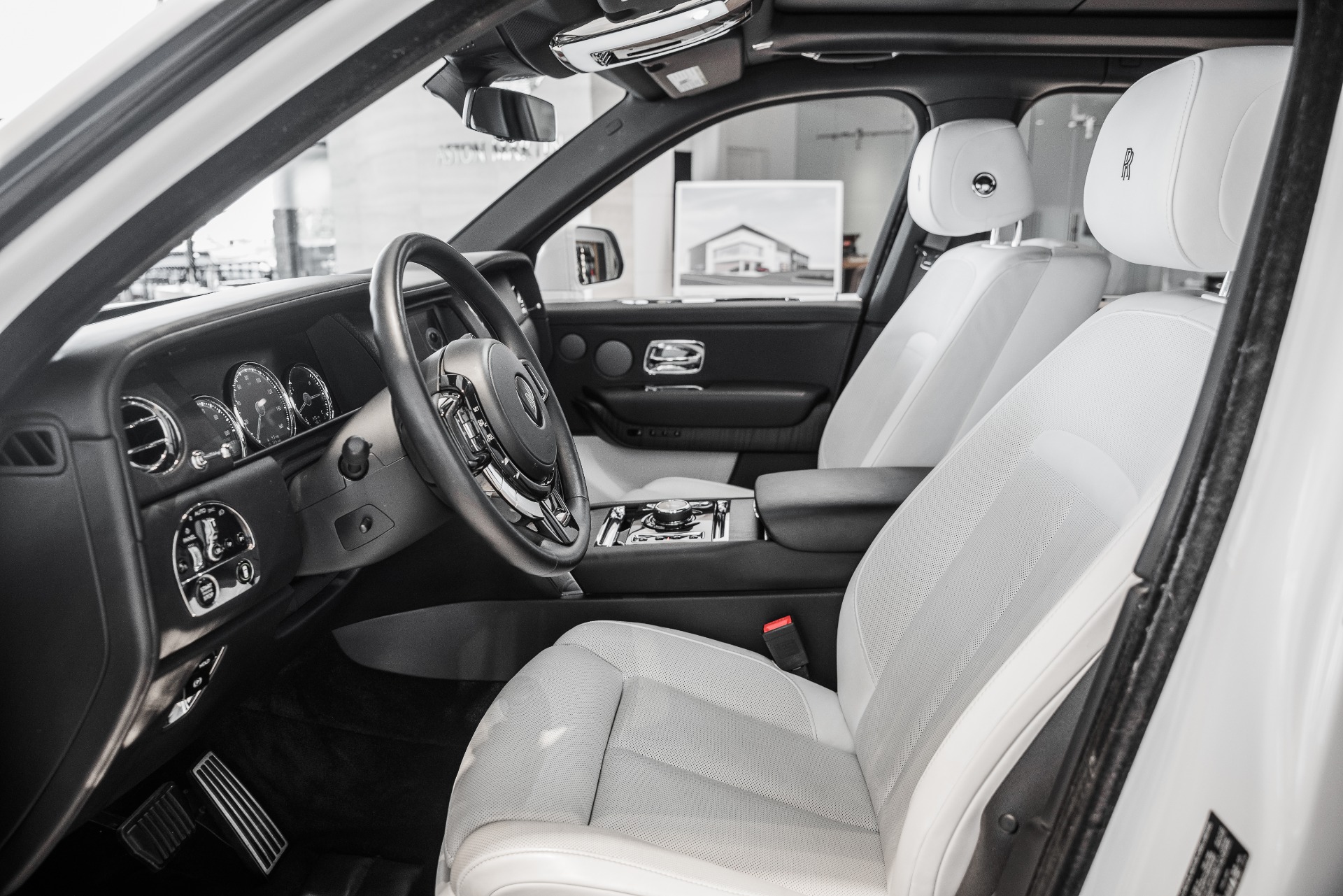 Mercedes-Benz Maybach GLS 600 — image 5