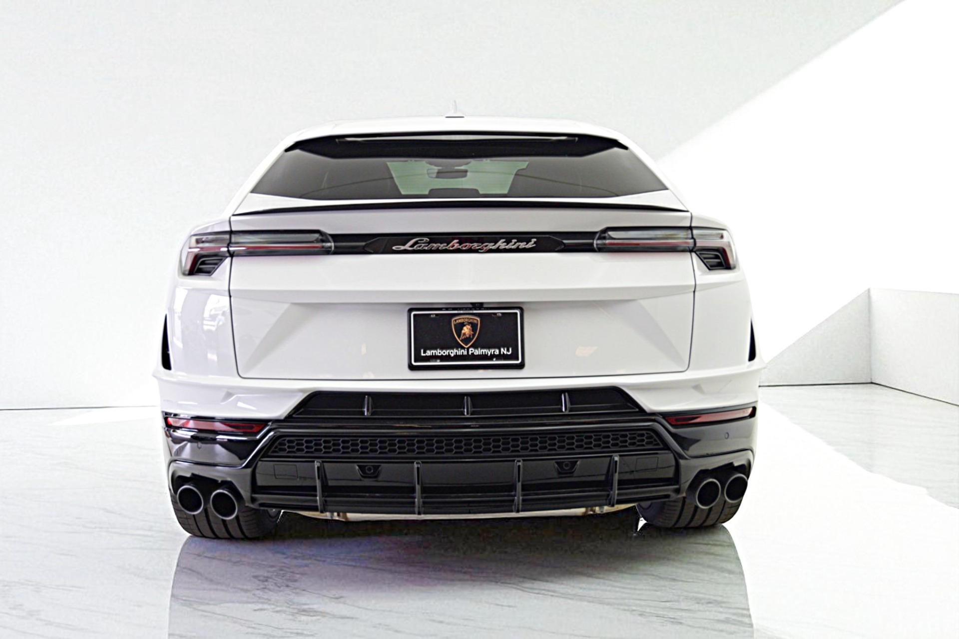 Lamborghini Urus Luxury SUV Thumbnail 7