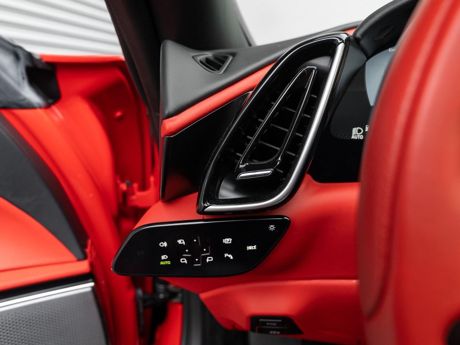 2024 Ferrari Roma Spider Thumbnail 7