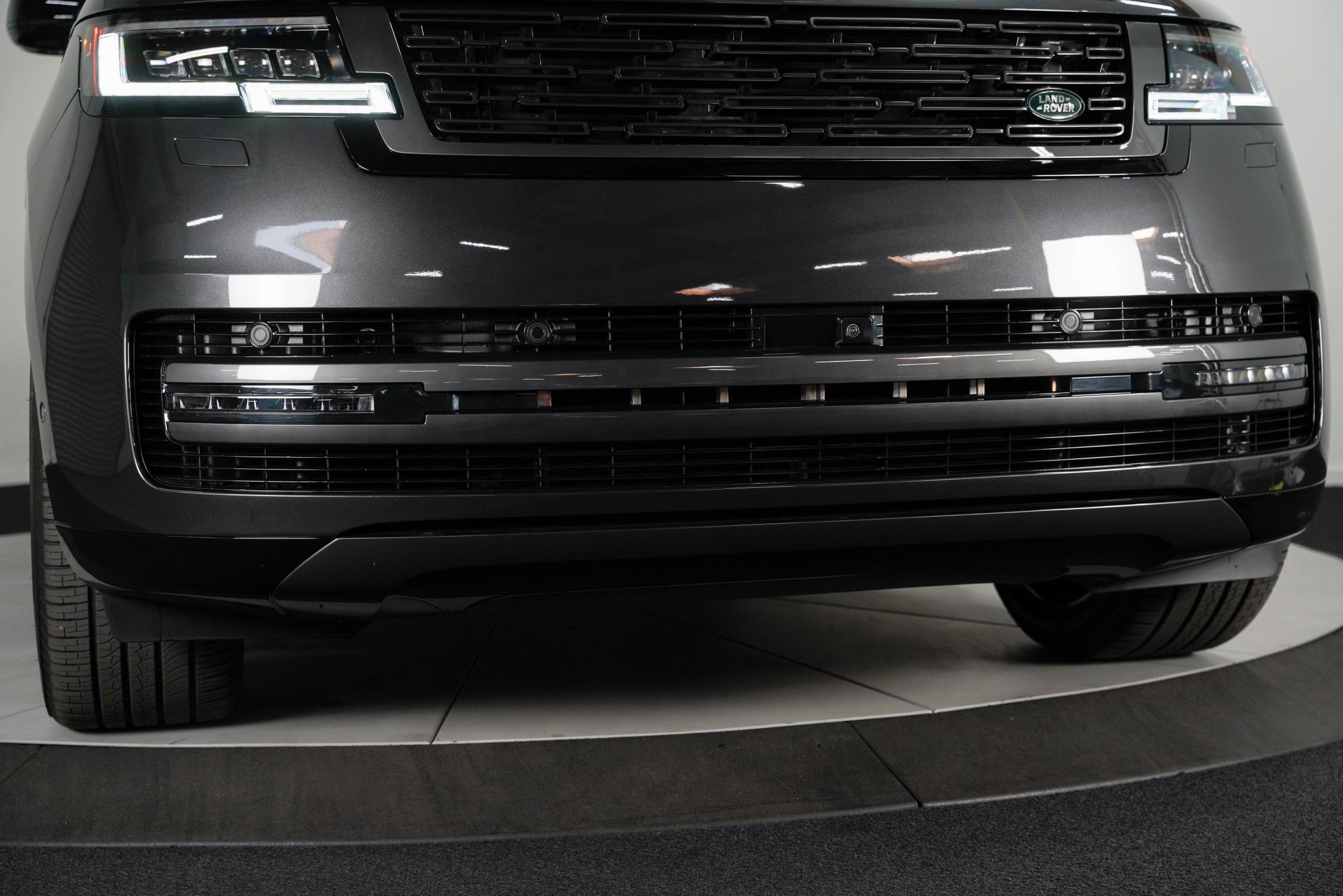 Range Rover Autobiography Luxury SUV Thumbnail 8