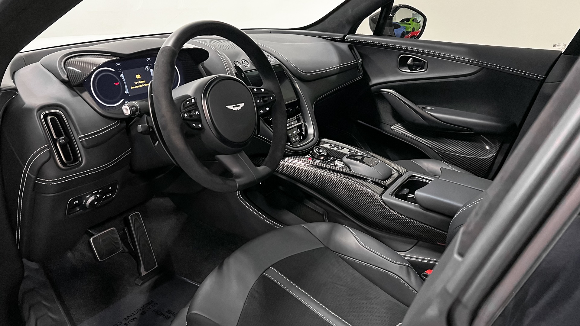 Aston Martin — image 3