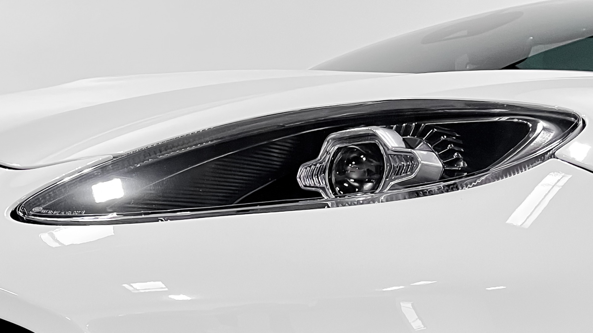 Aston Martin Vorschaubild 7