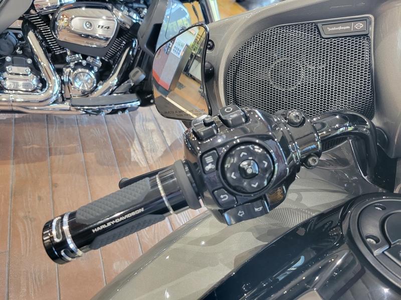 Harley-Davidson CVO Street Glide 2024 — image 2