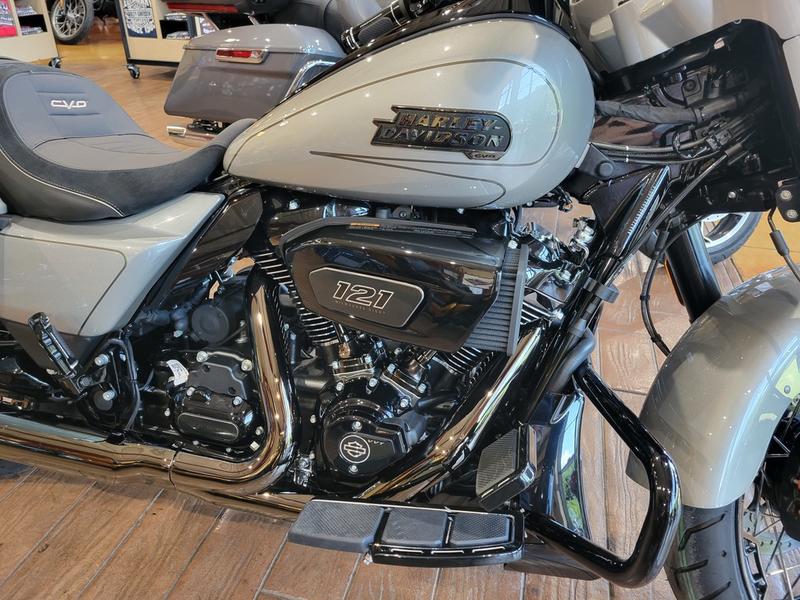 Harley-Davidson CVO Street Glide 2024 — image 4