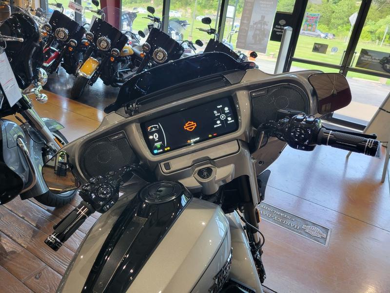 Harley-Davidson CVO Street Glide 2024 — image 5