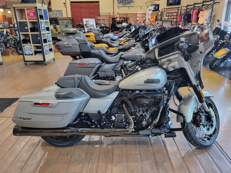 Harley-Davidson CVO Street Glide 2024 Thumbnail 7