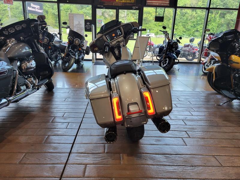 Harley-Davidson CVO Street Glide 2024 Thumbnail 8