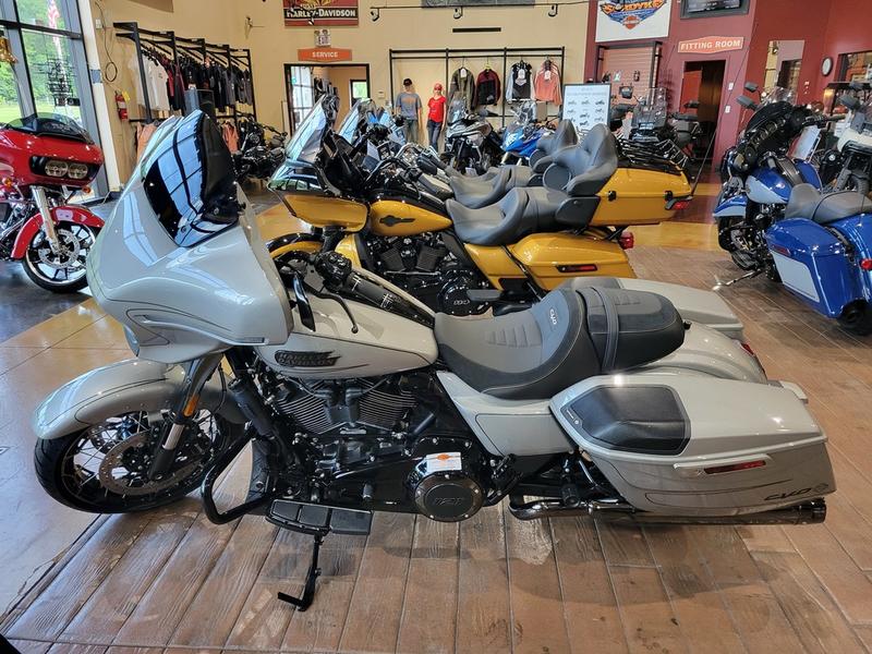 Harley-Davidson CVO Street Glide 2024 Thumbnail 9