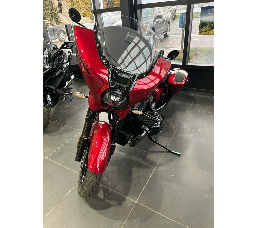RED 2025 BMW R18 B
