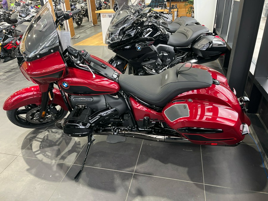 RED 2025 BMW R18 B — image 2