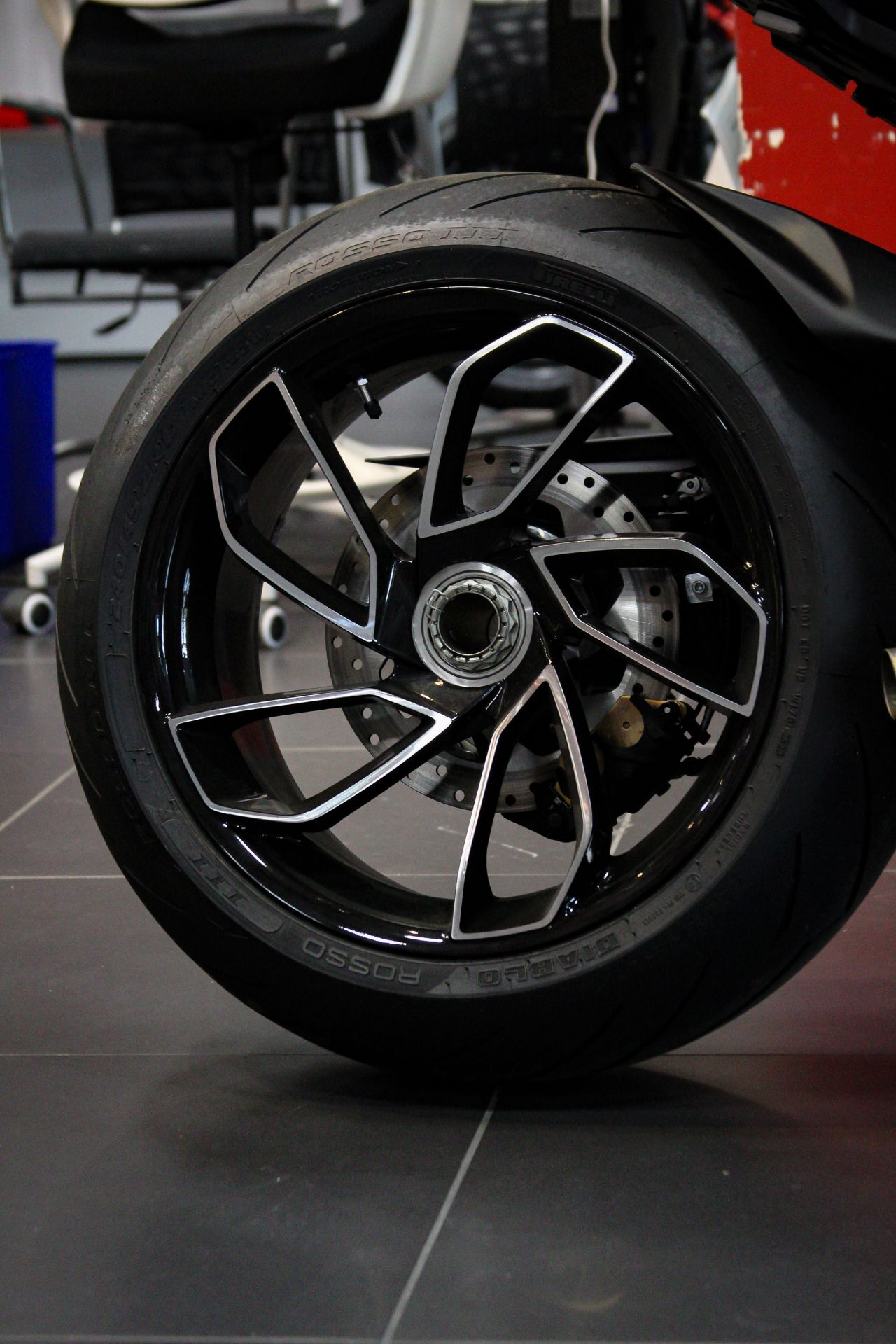 Ducati XDiavel S 2024 Luxury Power Cruiser — image 4