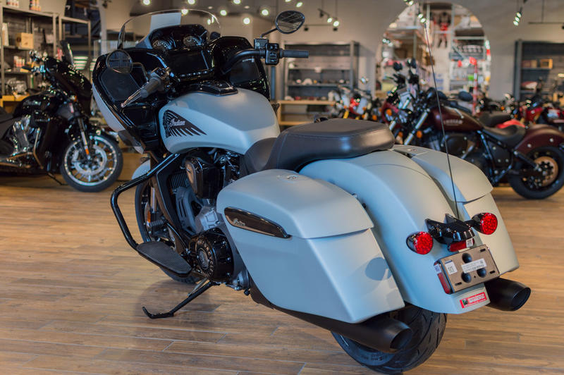 2025 Indian Challenger Dark Horse Frost Silver — image 4