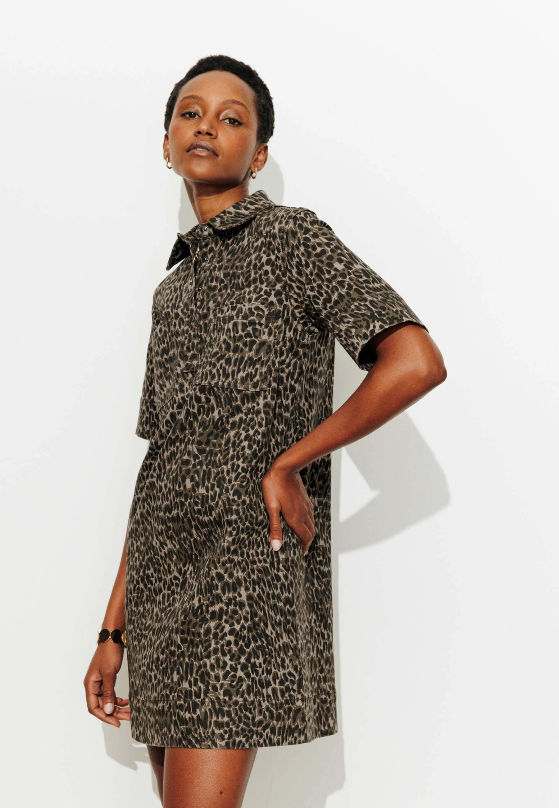 ROBE COURTE LÉOPARD - Denim dress - imprimé marron — image 5